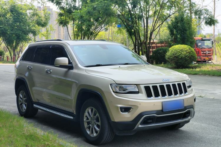 Used Jeep Grand Cherokee 2015 3.0TD Diesel Elite Navigation Edition Exterior 7
