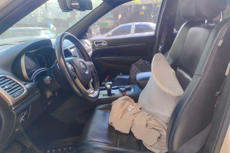 Used Jeep Grand Cherokee 2015 3.0L Elite Navigation Edition Left Front Seat