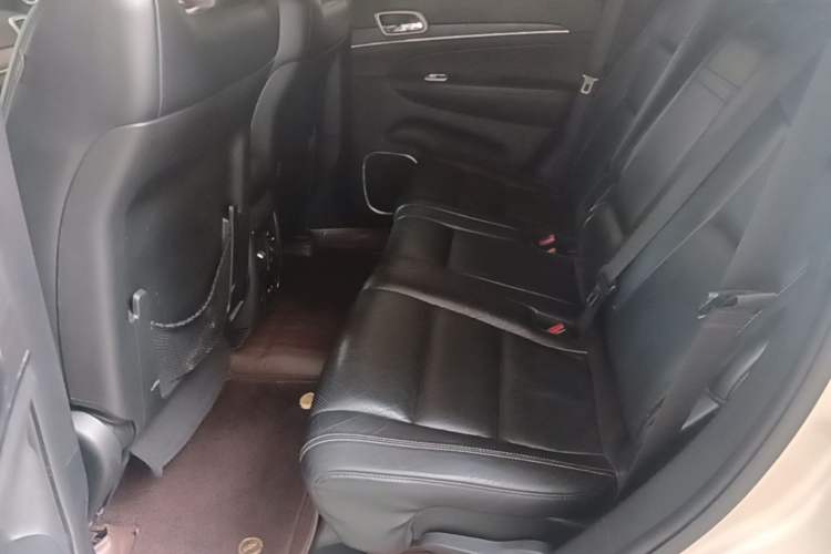 Used Jeep Grand Cherokee 2015 3.0TD Diesel Elite Navigation Edition Left Rear Seat