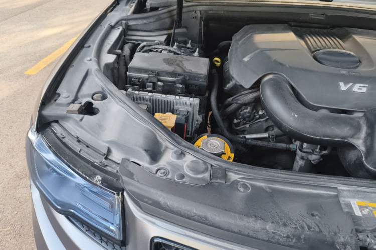 Used Jeep Grand Cherokee 2015 3.0L Comfort Navigation Edition Engine Bay Right