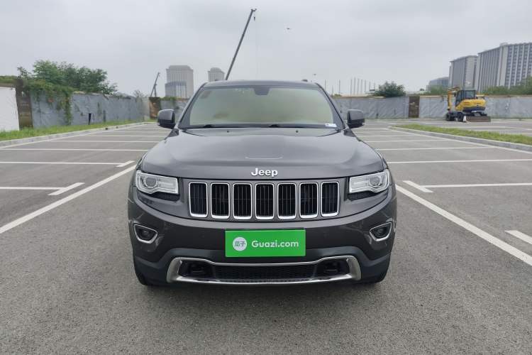 Used Jeep Grand Cherokee 2015 3.0L Comfort Navigation Edition Exterior 1