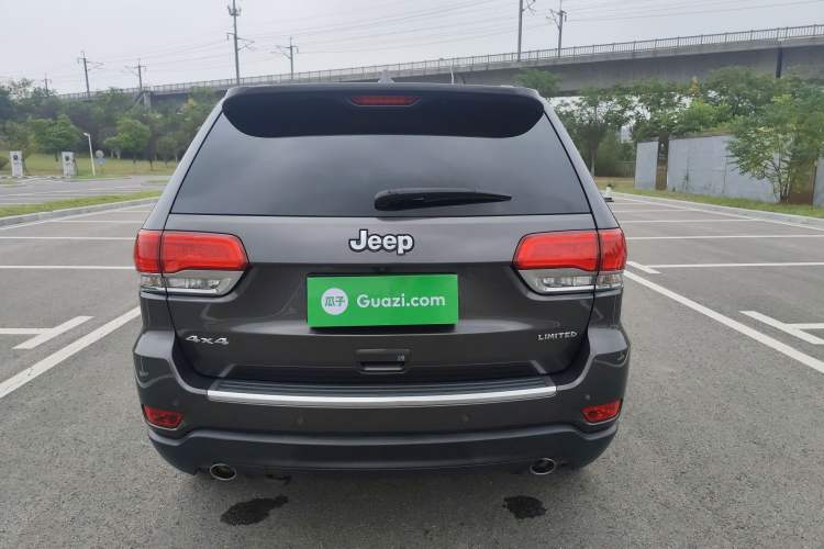 Used Jeep Grand Cherokee 2015 3.0L Comfort Navigation Edition Exterior 6