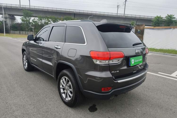 Used Jeep Grand Cherokee 2015 3.0L Comfort Navigation Edition Exterior 7