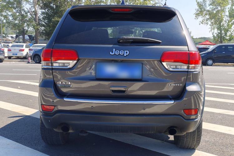 Used Jeep Grand Cherokee 2015 3.0TD Diesel Comfort Navigation Edition Exterior 8