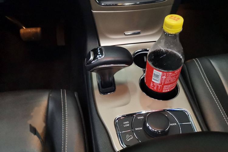 Used Jeep Grand Cherokee 2015 3.0L Comfort Navigation Edition Gear Lever