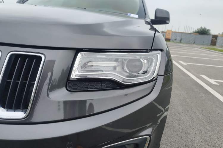 Used Jeep Grand Cherokee 2015 3.0L Comfort Navigation Edition Left Front Headlight