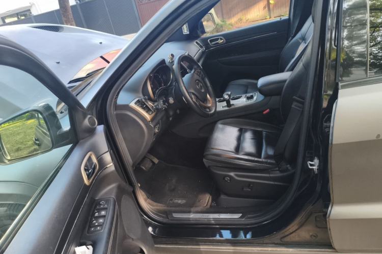 Used Jeep Grand Cherokee 2015 3.0L Comfort Navigation Edition Left Front Seat