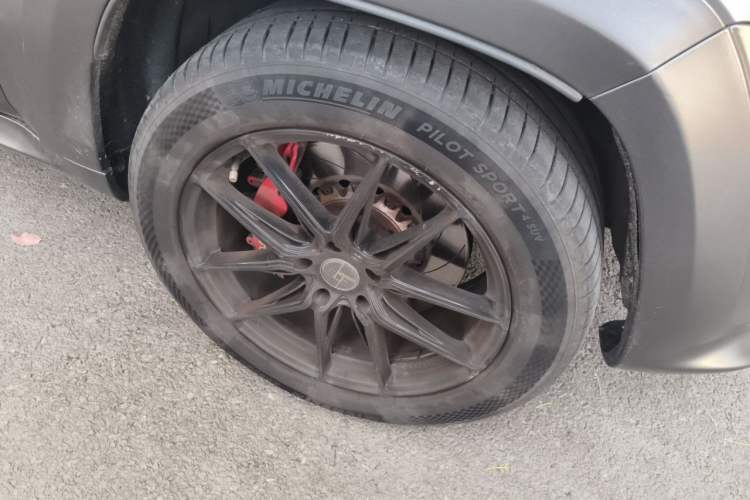 Used Jeep Grand Cherokee 2015 3.0L Comfort Navigation Edition Right Front Wheel Hub
