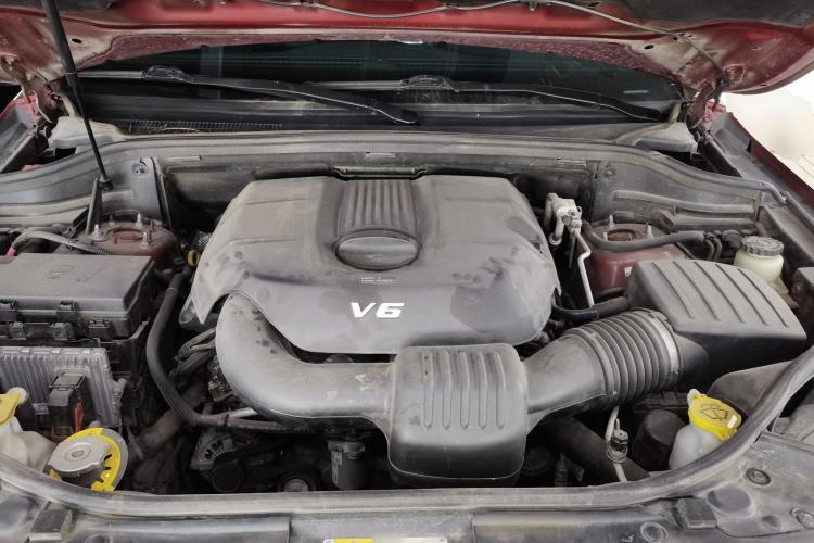 Used Jeep Grand Cherokee 2015 3.0L Comfort Navigation Edition Engine Bay