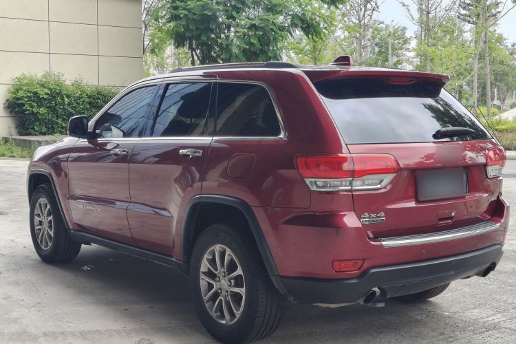Used Jeep Grand Cherokee 2015 3.0TD Diesel Elite Navigation Edition Exterior 12