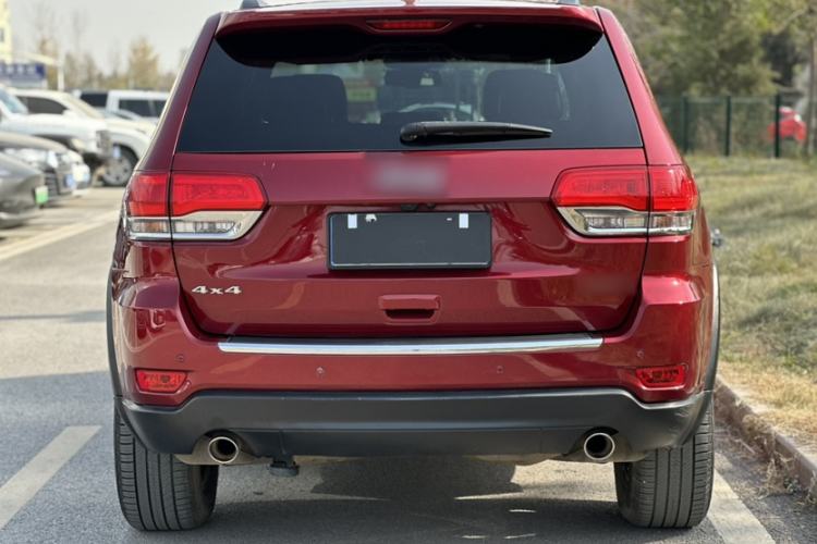 Used Jeep Grand Cherokee 2015 3.0L Comfort Navigation Edition Exterior 2