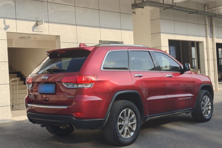 Used Jeep Grand Cherokee 2015 3.0TD Diesel Elite Navigation Edition Exterior 4