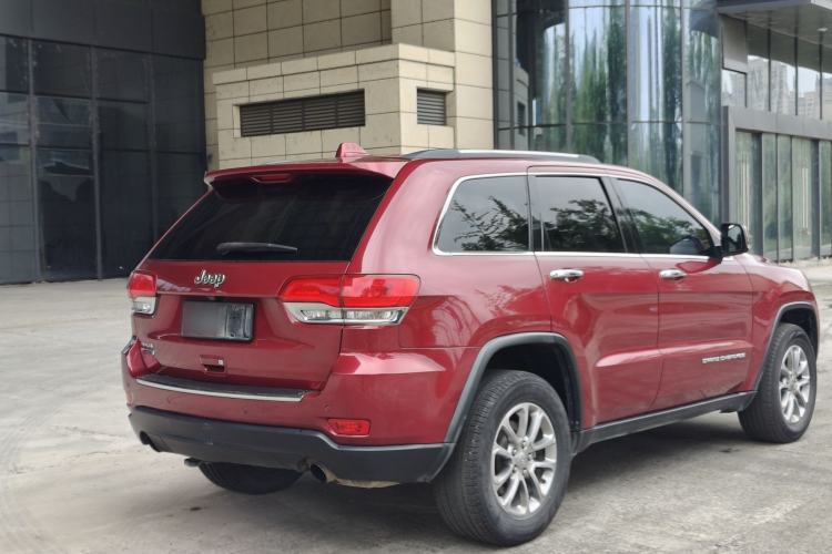 Used Jeep Grand Cherokee 2015 3.0TD Diesel Elite Navigation Edition Exterior 8