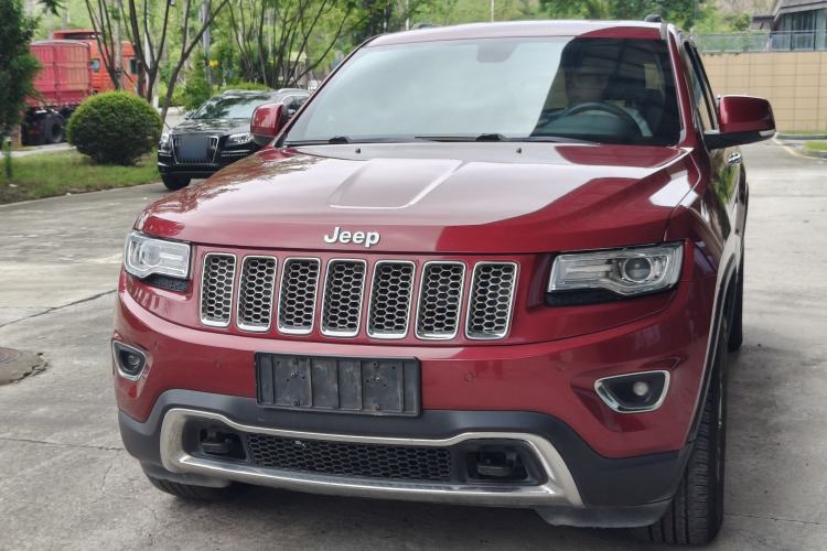 Used Jeep Grand Cherokee 2015 3.0TD Diesel Elite Navigation Edition Exterior 9