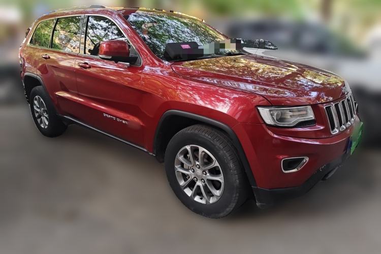 Used Jeep Grand Cherokee  Front Right 45 Deg