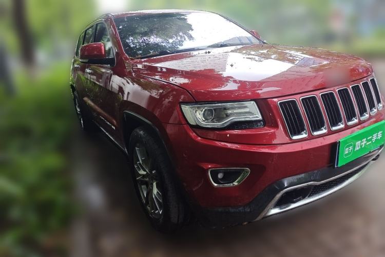 Used Jeep Grand Cherokee 2015 3.0TD Diesel Elite Navigation Edition Front Right 45 Deg