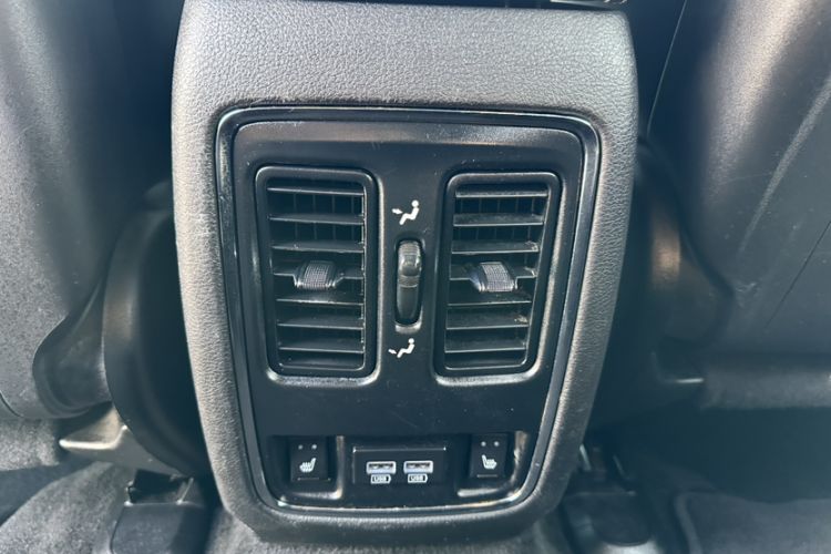 Used Jeep Grand Cherokee 2015 3.0L Comfort Navigation Edition Interior 5