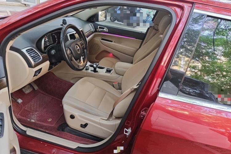 Used Jeep Grand Cherokee  Left Front Seat