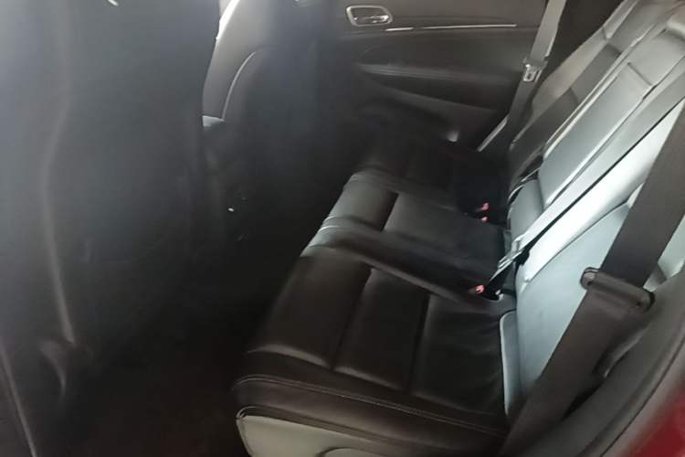 Used Jeep Grand Cherokee 2015 3.0TD Diesel Elite Navigation Edition Left Rear Seat