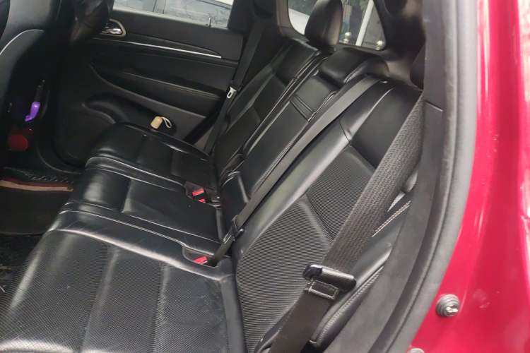 Used Jeep Grand Cherokee 2015 3.0TD Diesel Elite Navigation Edition Left Rear Seat