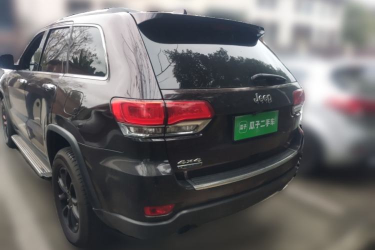 Used Jeep Grand Cherokee 2015 3.0TD Diesel Elite Navigation Edition Rear Left 45 Deg
