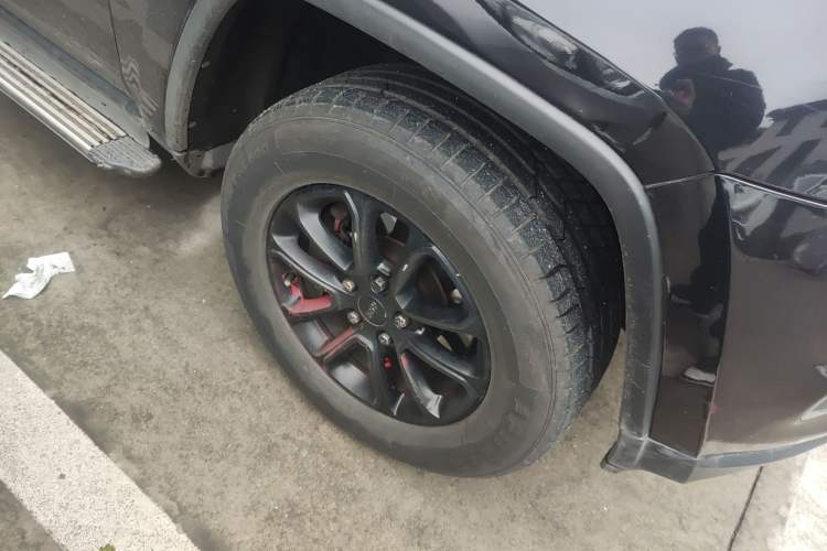 Used Jeep Grand Cherokee 2015 3.0TD Diesel Elite Navigation Edition Right Front Wheel Hub