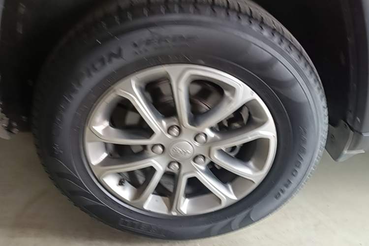 Used Jeep Grand Cherokee 2015 3.0TD Diesel Elite Navigation Edition Right Rear Wheel Hub