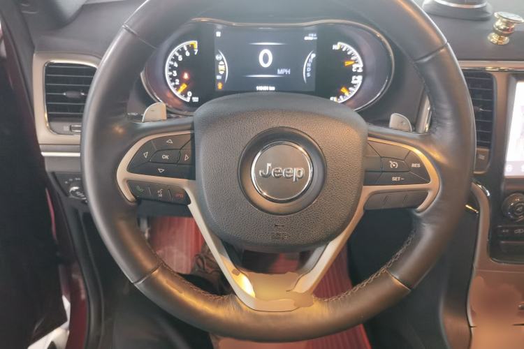 Used Jeep Grand Cherokee 2015 3.0L Comfort Navigation Edition Steering Wheel