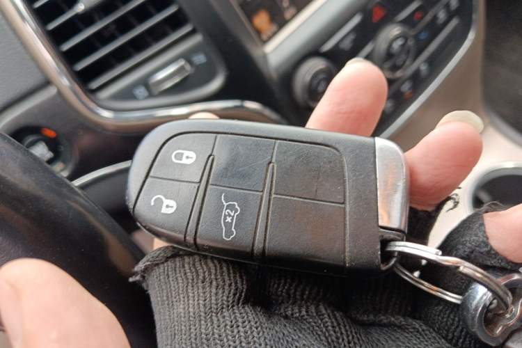 Used Jeep Grand Cherokee 2015 3.0L Comfort Navigation Edition Vehicle Key