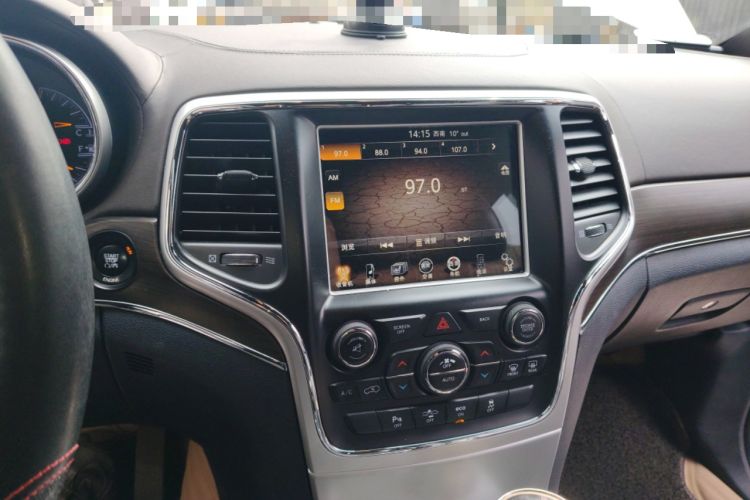 Used Jeep Grand Cherokee 2015 3.6L Luxury Navigation Edition Audio And AC Panel