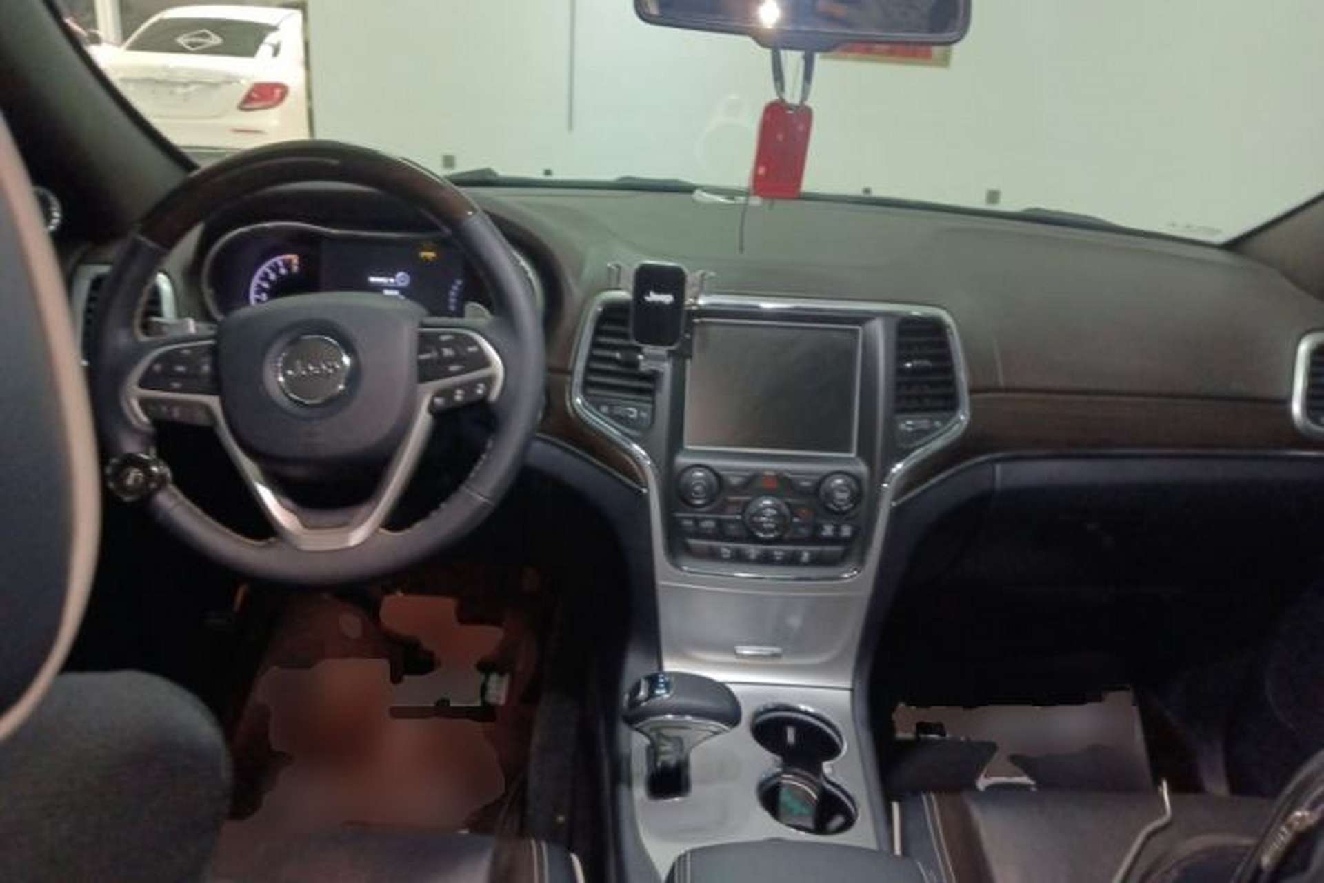Used Jeep Grand Cherokee 2015 3.6L Luxury Navigation Edition Center Console