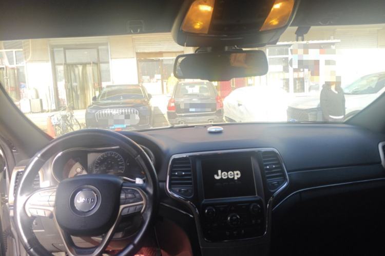 Used Jeep Grand Cherokee 2015 3.0L Comfort Navigation Edition Center Console