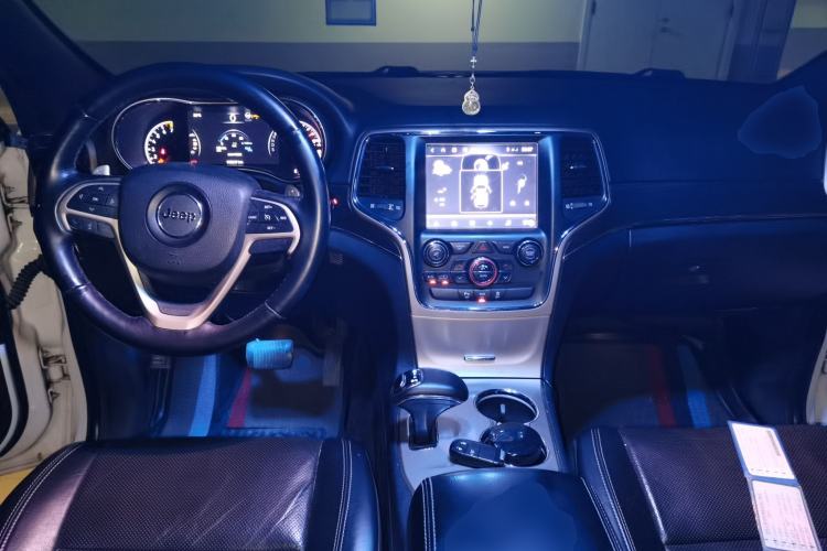 Used Jeep Grand Cherokee 2015 3.0L Elite Navigation Edition Center Console
