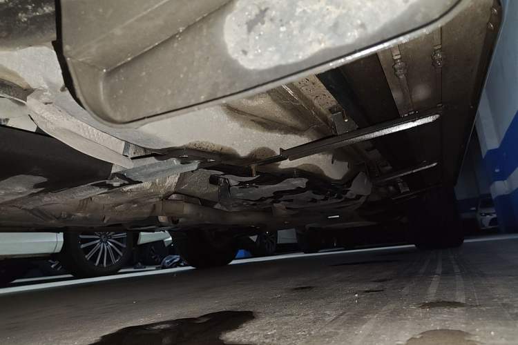 Used Jeep Grand Cherokee 2015 3.0TD Diesel Elite Navigation Edition Chassis Front Left