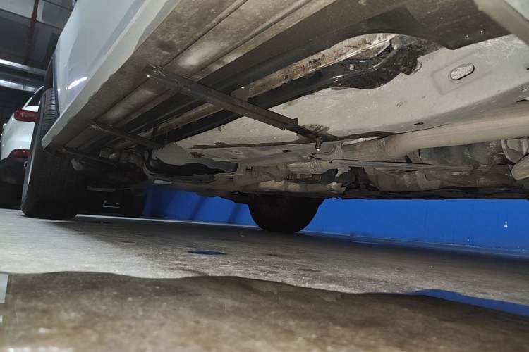 Used Jeep Grand Cherokee 2015 3.0TD Diesel Elite Navigation Edition Chassis Front Right