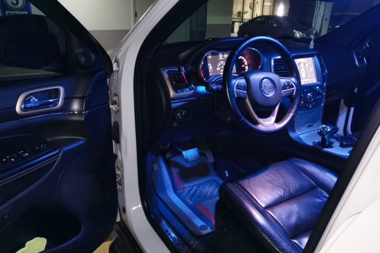 Used Jeep Grand Cherokee 2015 3.0L Elite Navigation Edition Driver Seat