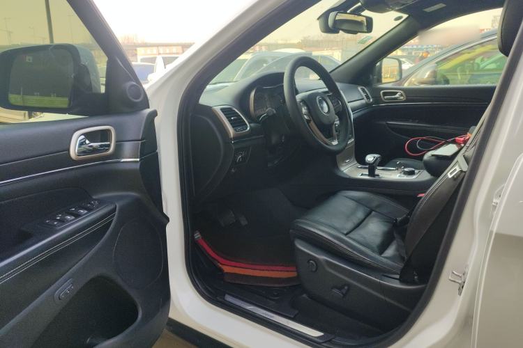 Used Jeep Grand Cherokee 2015 3.0L Elite Navigation Edition Driver Seat