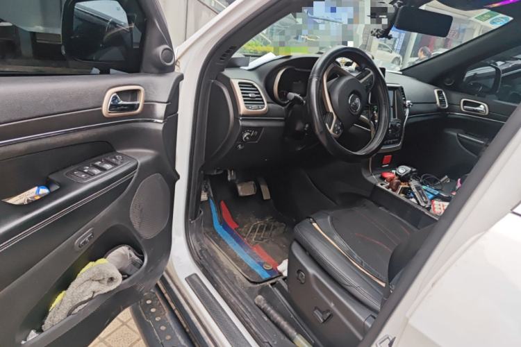 Used Jeep Grand Cherokee 2015 3.0TD Diesel Comfort Navigation Edition Driver Seat