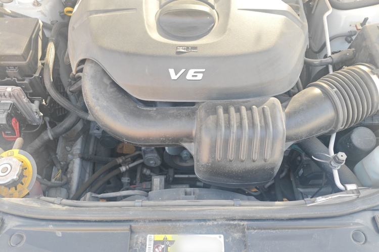 Used Jeep Grand Cherokee 2015 3.0L Comfort Navigation Edition Engine Bay
