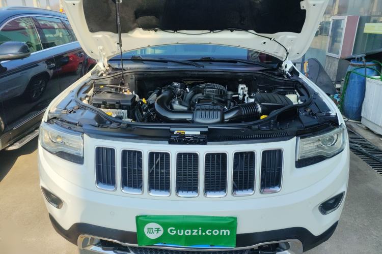 Used Jeep Grand Cherokee 2015 3.0L Elite Navigation Edition Engine Bay
