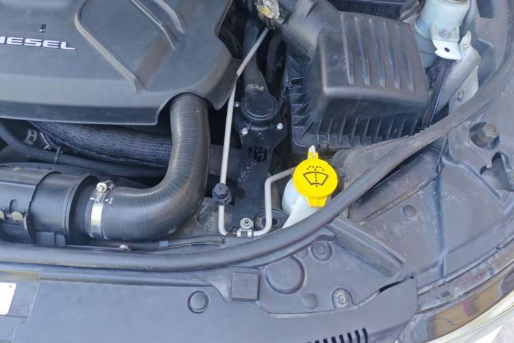 Used Jeep Grand Cherokee 2015 3.0TD Diesel Elite Navigation Edition Engine Bay Left