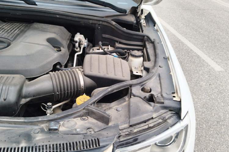 Used Jeep Grand Cherokee 2015 3.0L Elite Navigation Edition Engine Bay Left