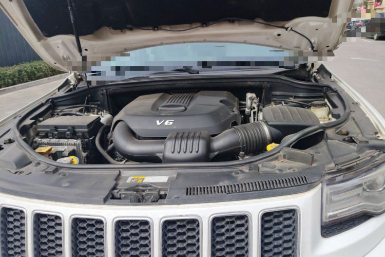 Used Jeep Grand Cherokee 2015 3.6L Luxury Navigation Edition Engine Bay