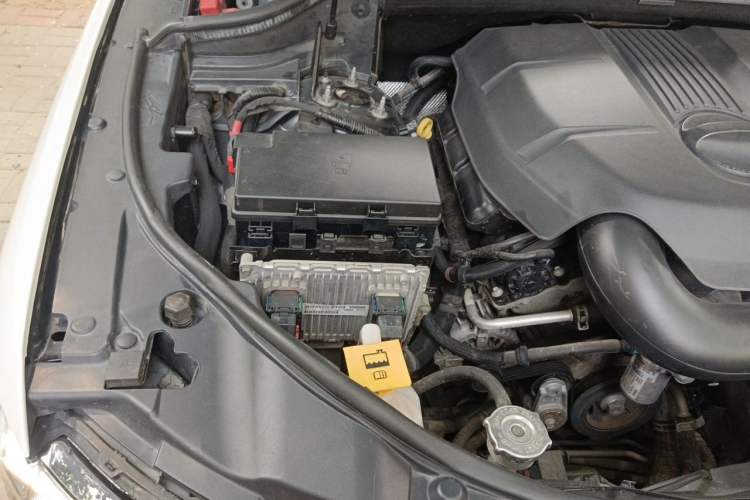 Used Jeep Grand Cherokee 2015 3.0L Comfort Navigation Edition Engine Bay Right
