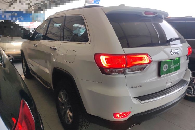 Used Jeep Grand Cherokee 2015 3.0L Comfort Navigation Edition Exterior 2