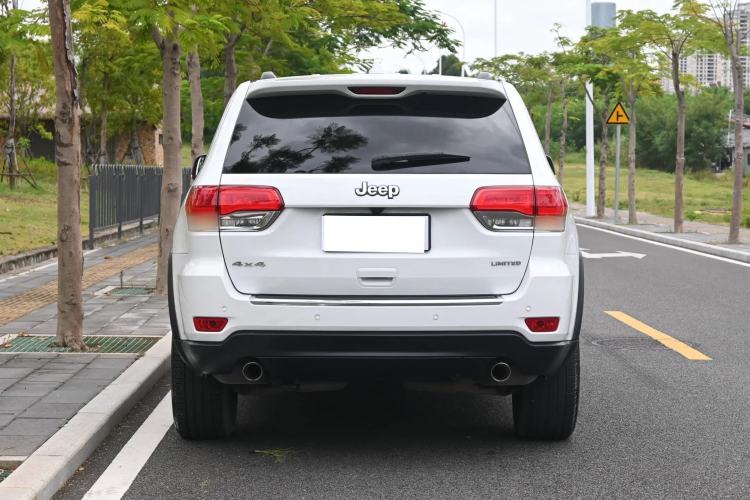 Used Jeep Grand Cherokee 2015 3.0L Comfort Navigation Edition Exterior 3