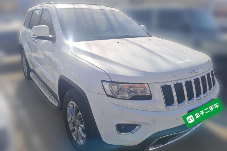 Used Jeep Grand Cherokee 2015 3.0L Comfort Navigation Edition Front Right 45 Deg