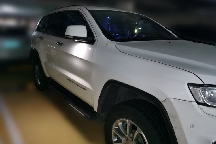 Used Jeep Grand Cherokee 2015 3.0L Elite Navigation Edition Front Right 45 Deg