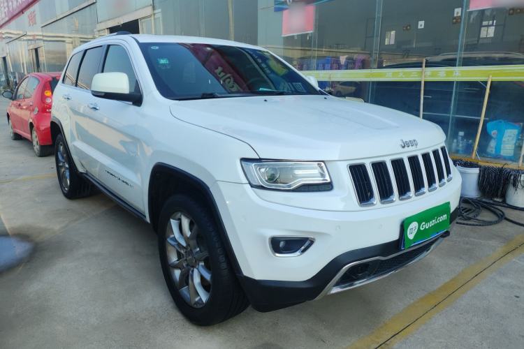 Used Jeep Grand Cherokee 2015 3.0L Elite Navigation Edition Front Right 45 Deg