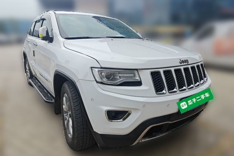 Used Jeep Grand Cherokee 2015 3.0TD Diesel Comfort Navigation Edition Front Right 45 Deg